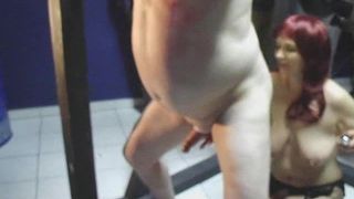 Пожилая госпожа выпорола толстого старика плёткой и выебала его в пердак дилдо