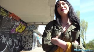 Выебал раком телку с автобусной остановки за деньги